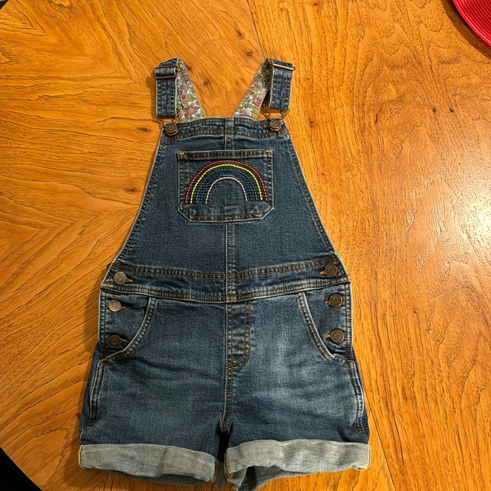 Girl’s 8-9 Mini Boden short overalls with rainbow bib pocket